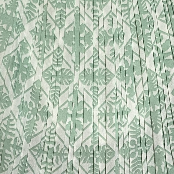 Hawaii's Finest Hawaiian Quilt Print Spaghetti Strap Crop Top XL Green White - Picture 3 of 6